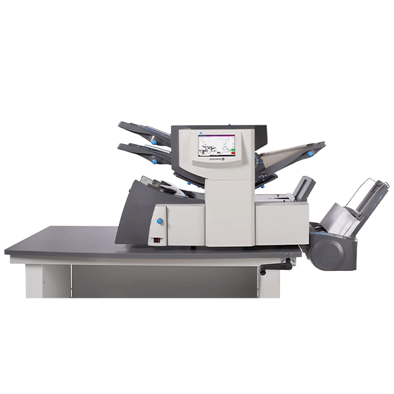 ماكينة إدخال المجلدات Pitney Bowes Relay® Relay على سطح العمل